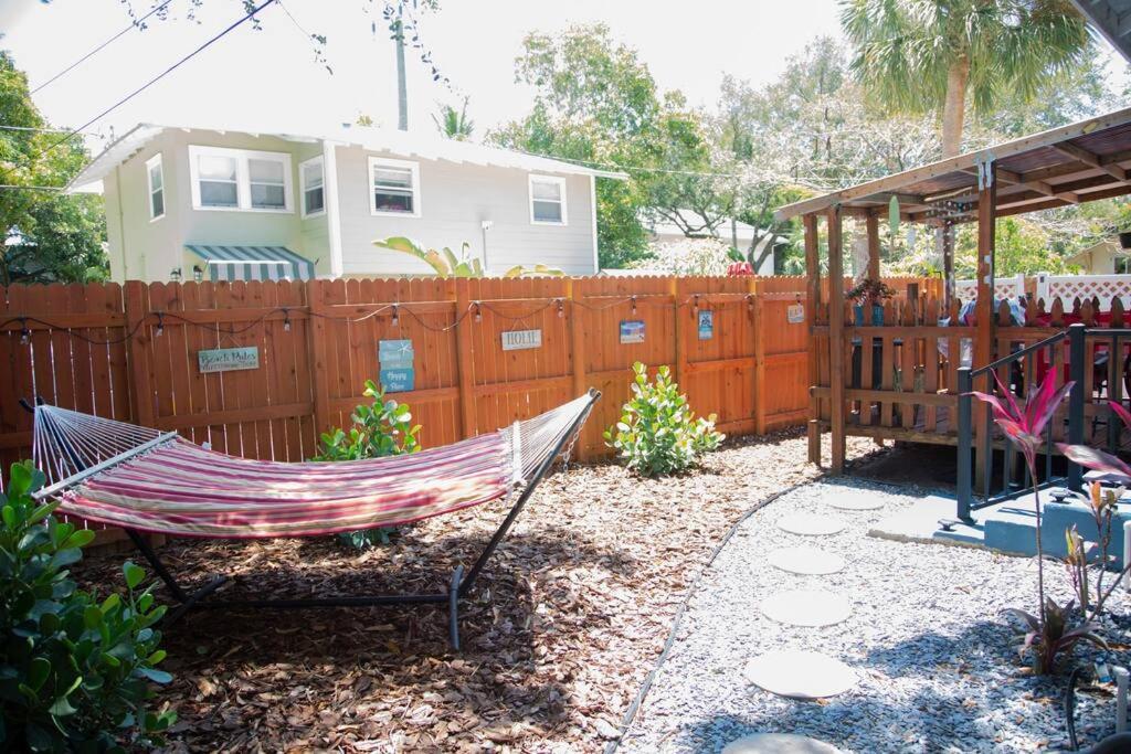 Two Bedroom Ranch With Private Deck Close To Beach 沃思湖 外观 照片