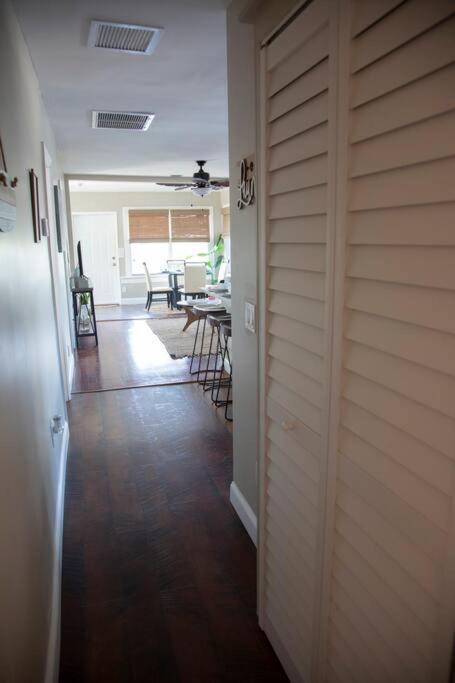 Two Bedroom Ranch With Private Deck Close To Beach 沃思湖 外观 照片
