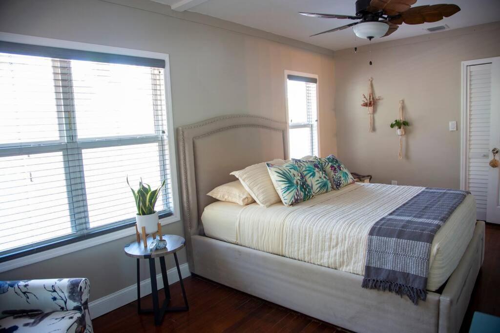Two Bedroom Ranch With Private Deck Close To Beach 沃思湖 外观 照片