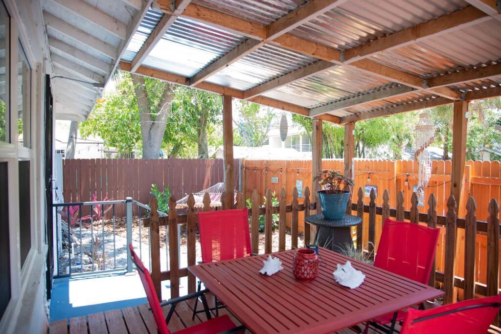 Two Bedroom Ranch With Private Deck Close To Beach 沃思湖 外观 照片