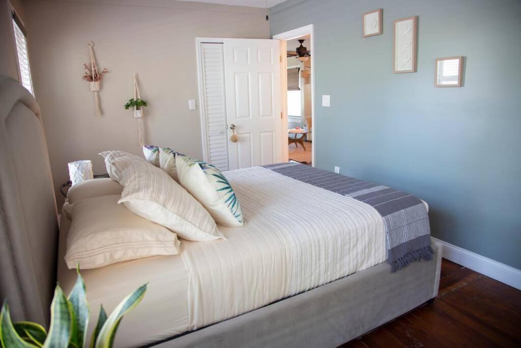 Two Bedroom Ranch With Private Deck Close To Beach 沃思湖 外观 照片