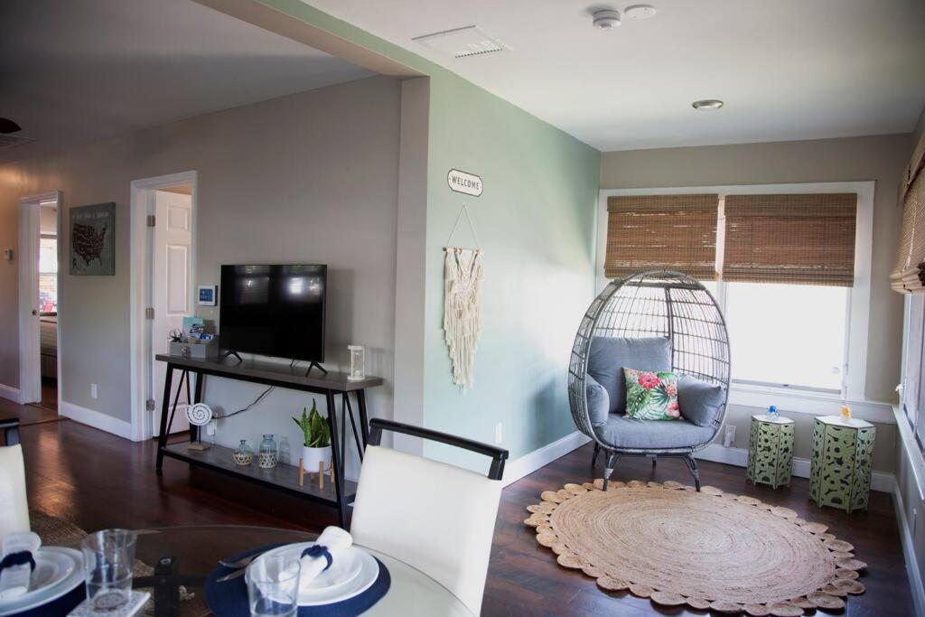 Two Bedroom Ranch With Private Deck Close To Beach 沃思湖 外观 照片